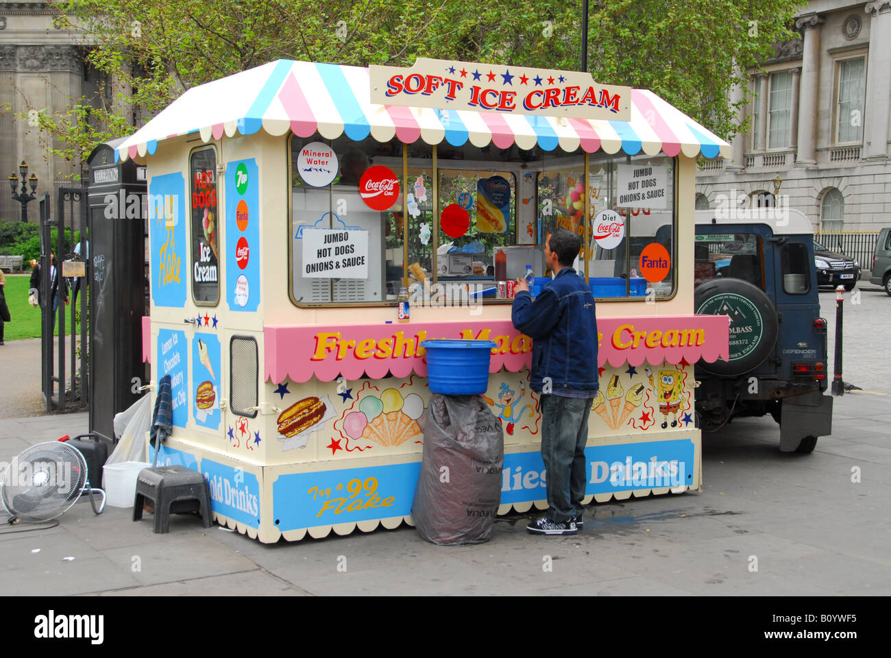 ice cream stand Stock Photo - Alamy