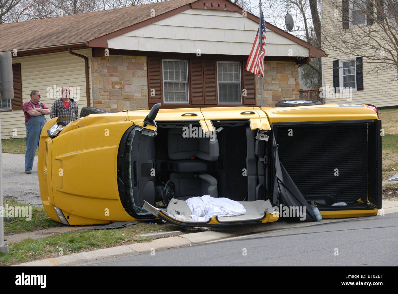 Overturned truck hires stock photography and images Alamy