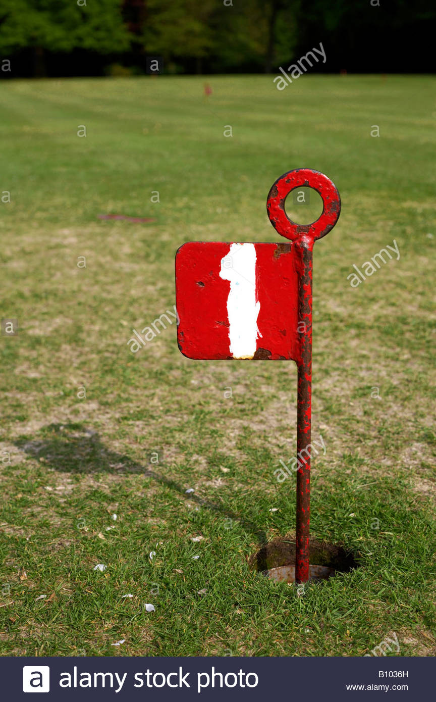 Hole 1 at Pitch and Putt Stock Photo Alamy
