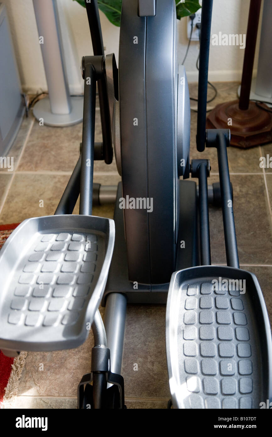 exercise elliptical trainer workout pedals Stock Photo Alamy