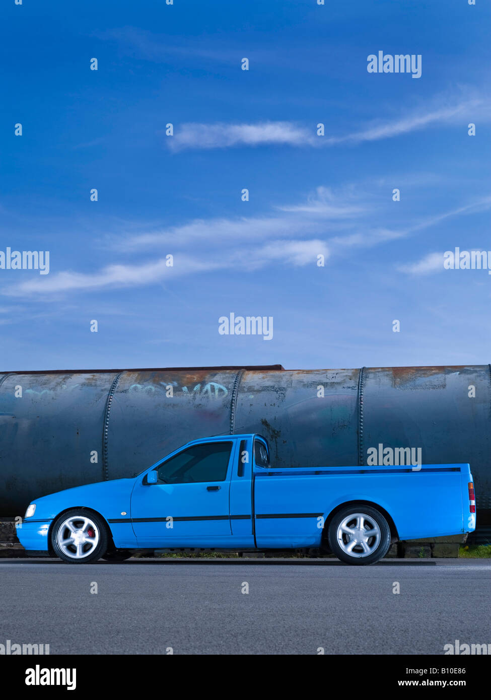 Blue ford sierra pickup truck hi-res stock photography and images - Alamy