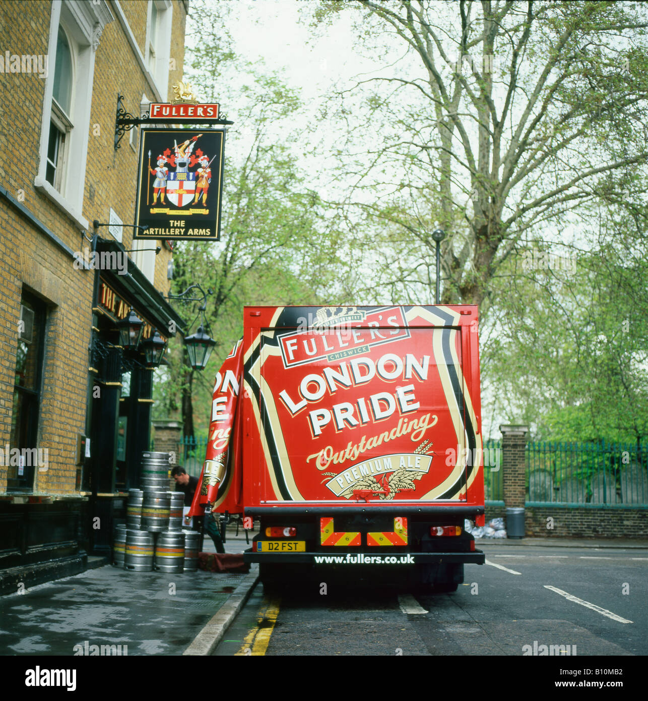 Fullers London Pride brewery lorry truck delivering beer barrels to the Artillery Arms pub near Bunhill Fields City of London England UK  KATHY DEWITT Stock Photo