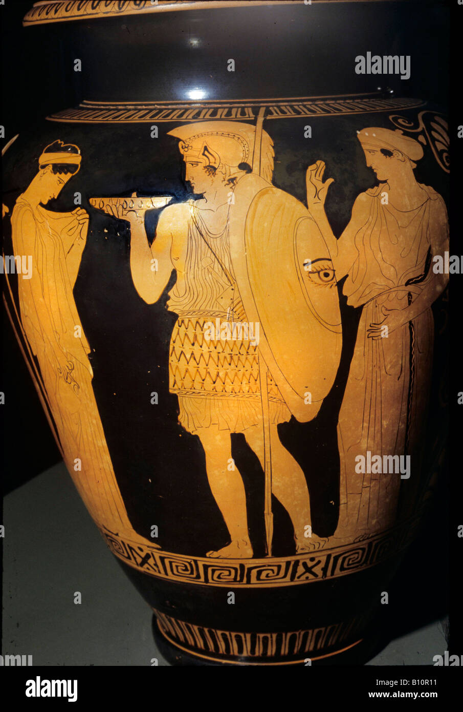 Warrior leaving home. Attic red-figure stamnos, 440–430 BC. From Vulci. Stock Photo