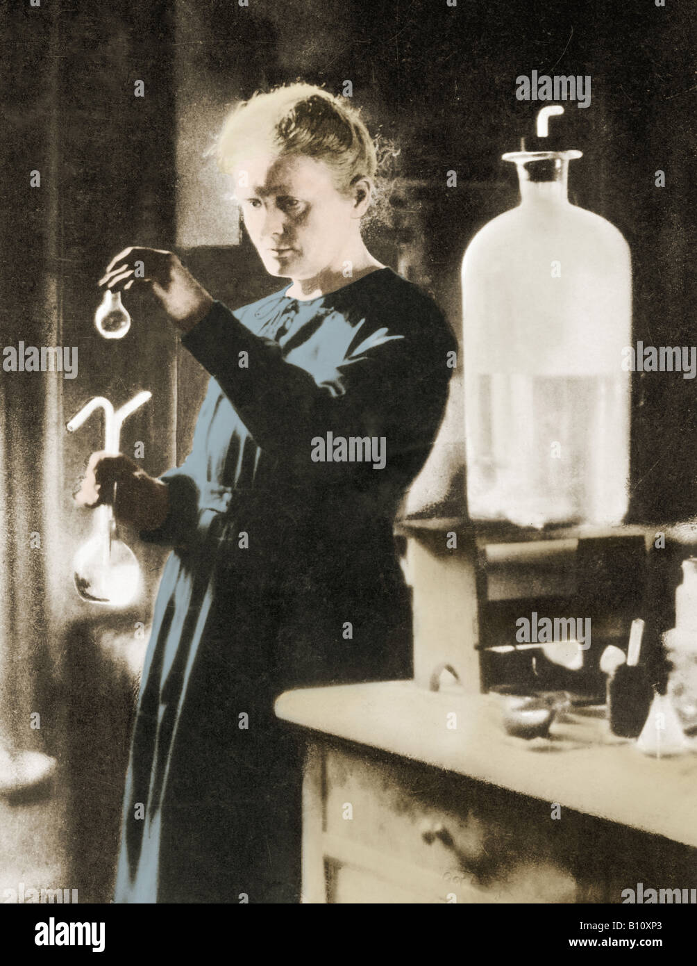 Marie Curie 1867 - 1934 Polish French physicist in her laboratory. With her husband Pierre she isolated the radioactive elements Stock Photo