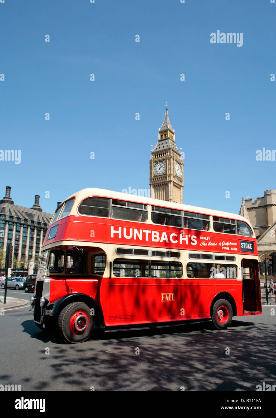 Old london bus hi-res stock photography and images - Alamy