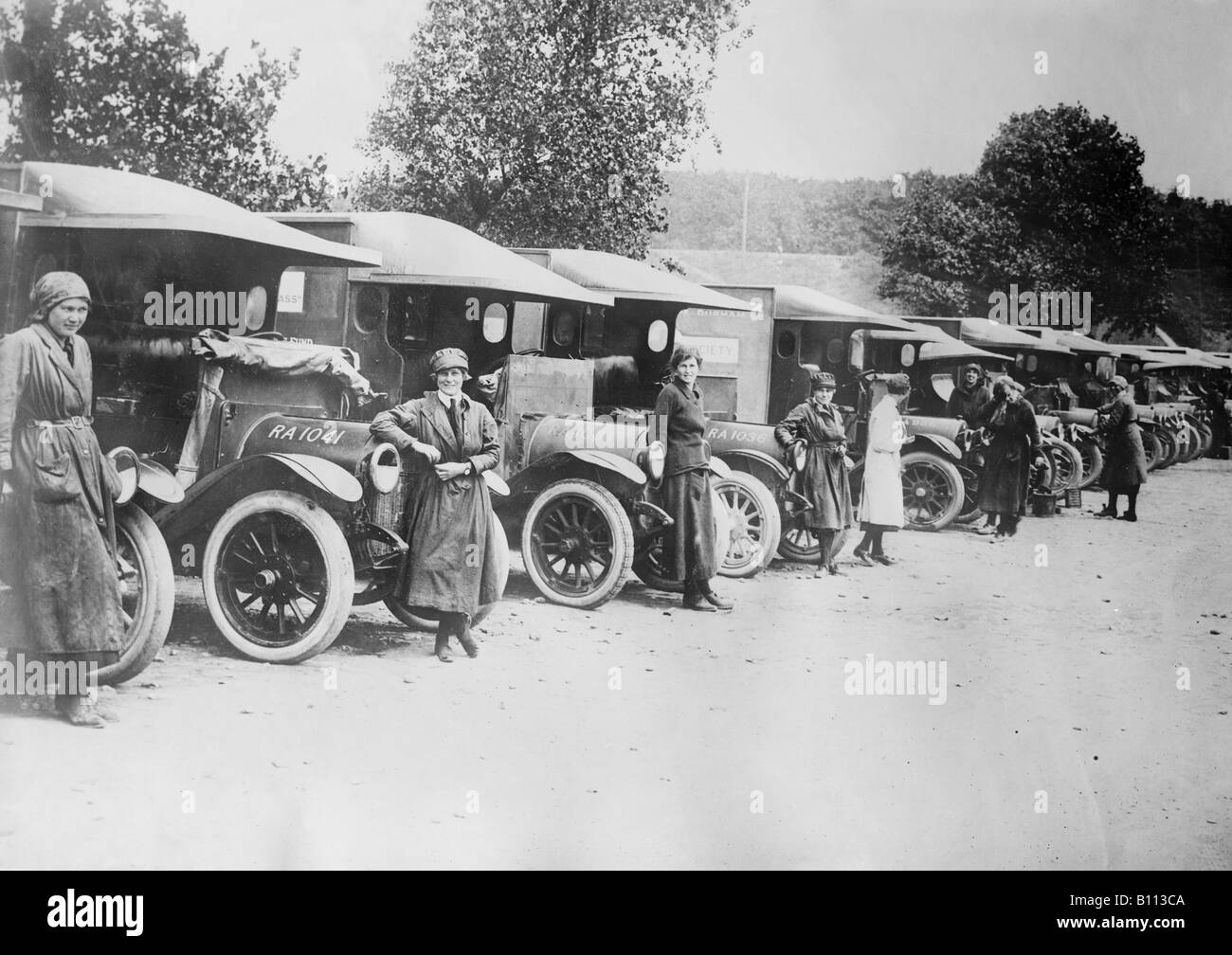 British women ambulance drivers during the First World War. Stock Photo