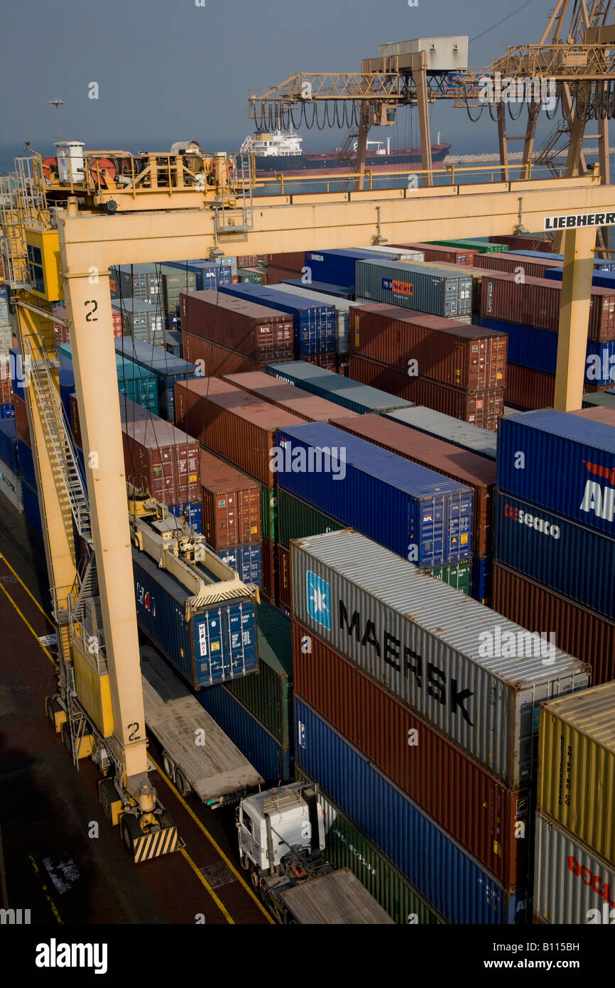 United arab shipping company hires stock photography and images Alamy