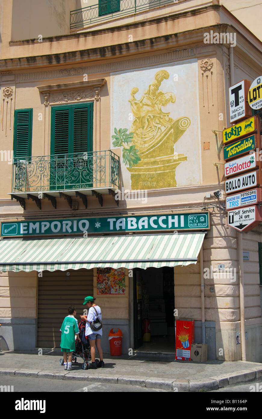 Tobacconist shop, Citta di Bagheria, Piazza Garibaldi, Citta di Bagheria, Palermo Province, Sicily, Italy Stock Photo