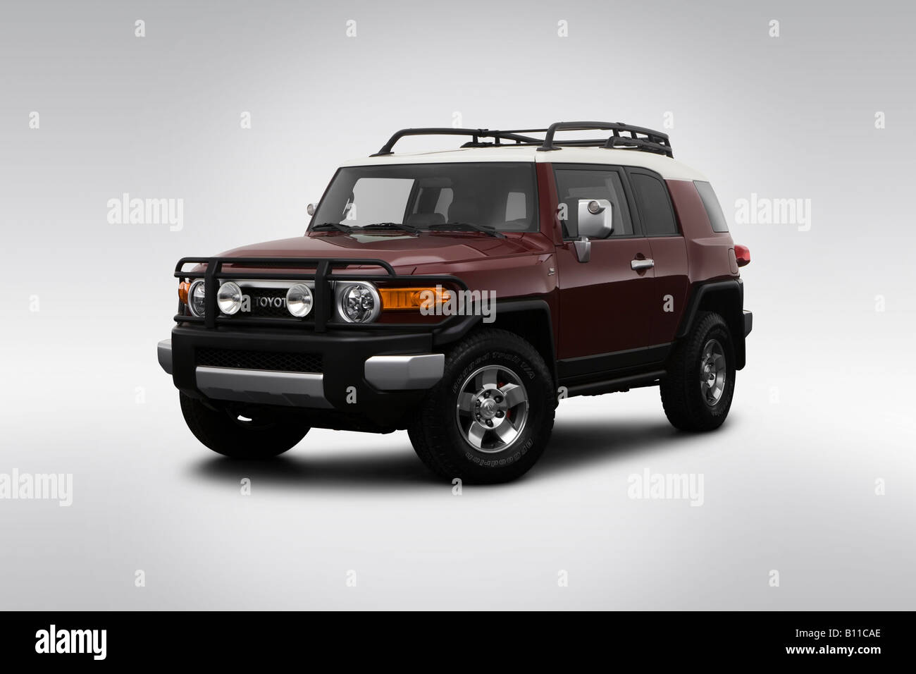 2008 Toyota FJ Cruiser TRD Supercharger in White - Front angle view