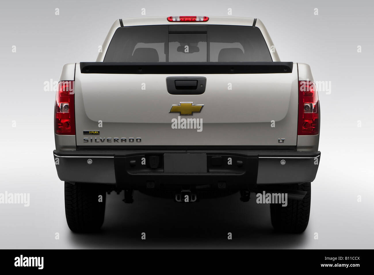 Chey Car Rear 2008 Chevy Silverado Rear Chrome Rear Bumper W/Corner Steps & Sensor