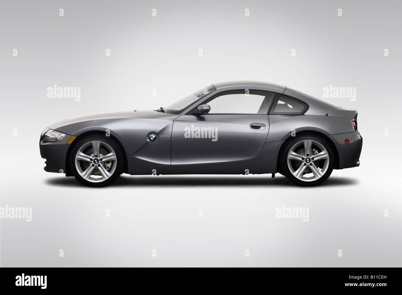 08 Bmw Z4 Coupe 3 0si In Gray Drivers Side Profile Stock Photo Alamy