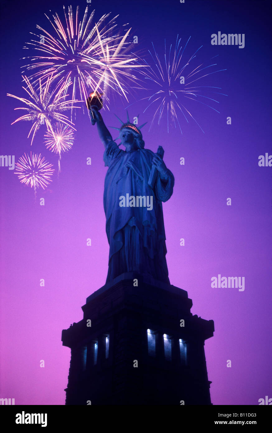 STATUE OF LIBERTY NATIONAL MONUMENT LIBERTY ISLAND NEW YORK HARBOR NEW YORK CITY USA Stock Photo