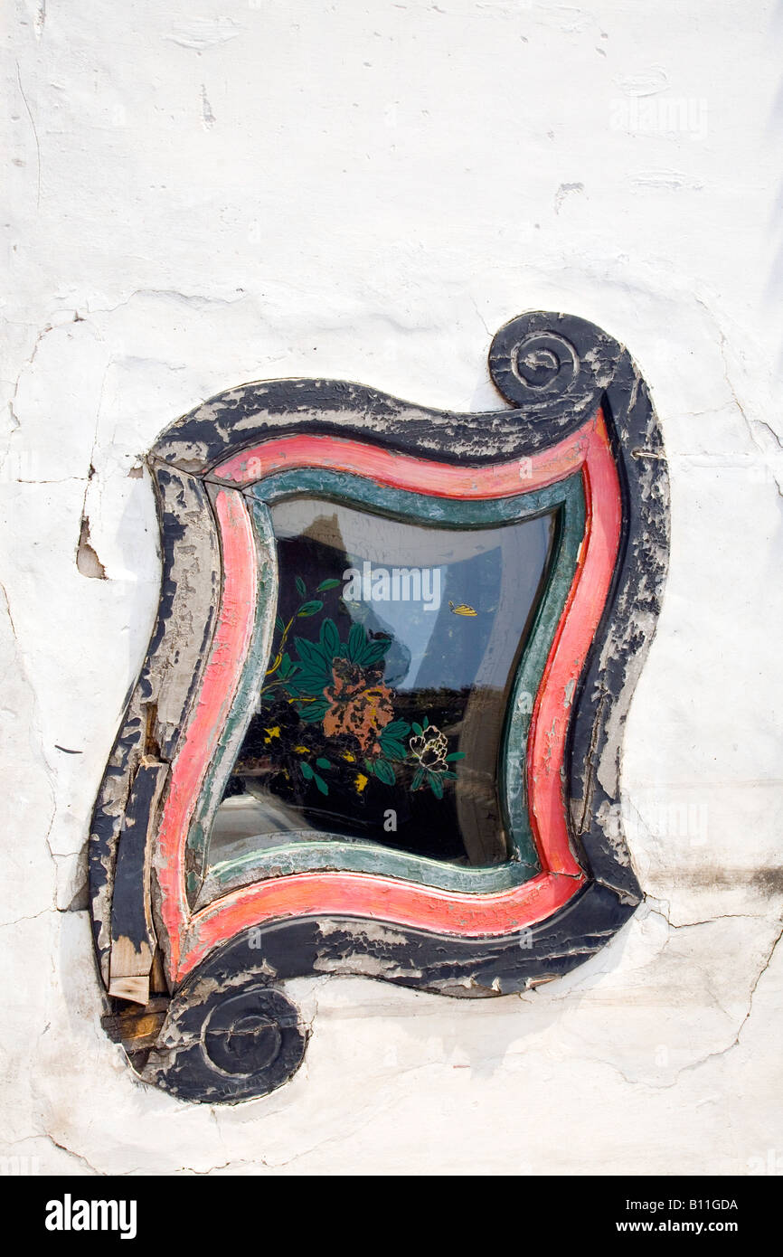 Artistic window design hi-res stock photography and images - Alamy