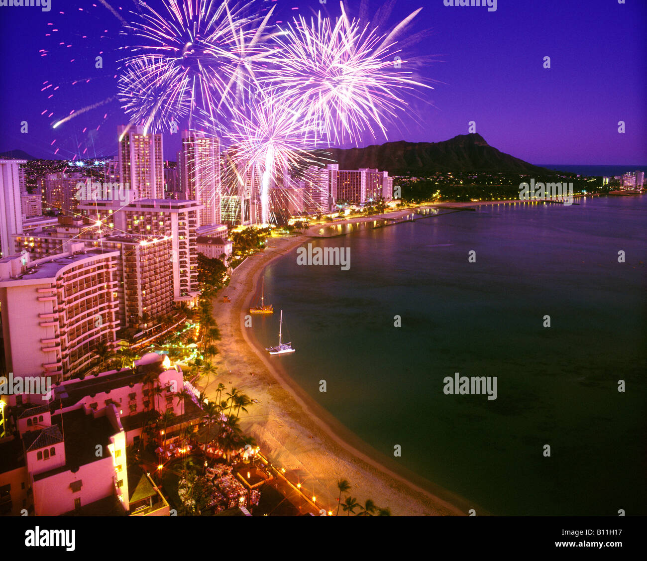 HOTELS WAIKIKI BEACH DIAMOND HEAD HONOLULU OAHU HAWAII USA Stock Photo ...