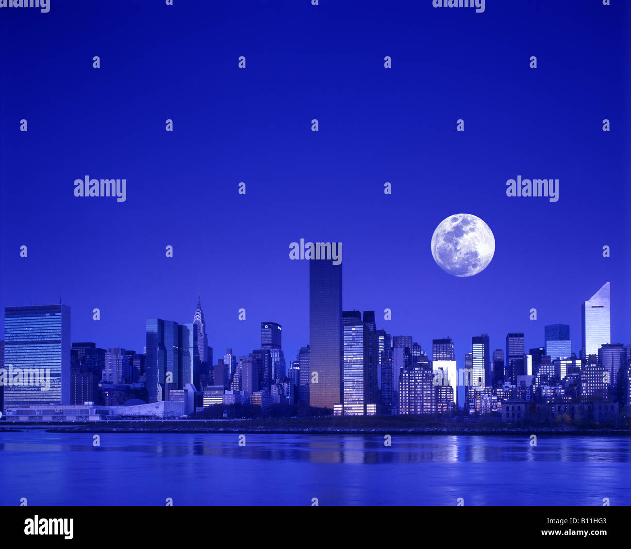 MIDTOWN SKYLINE EAST RIVER MANHATTAN NEW YORK CITY USA Stock Photo - Alamy