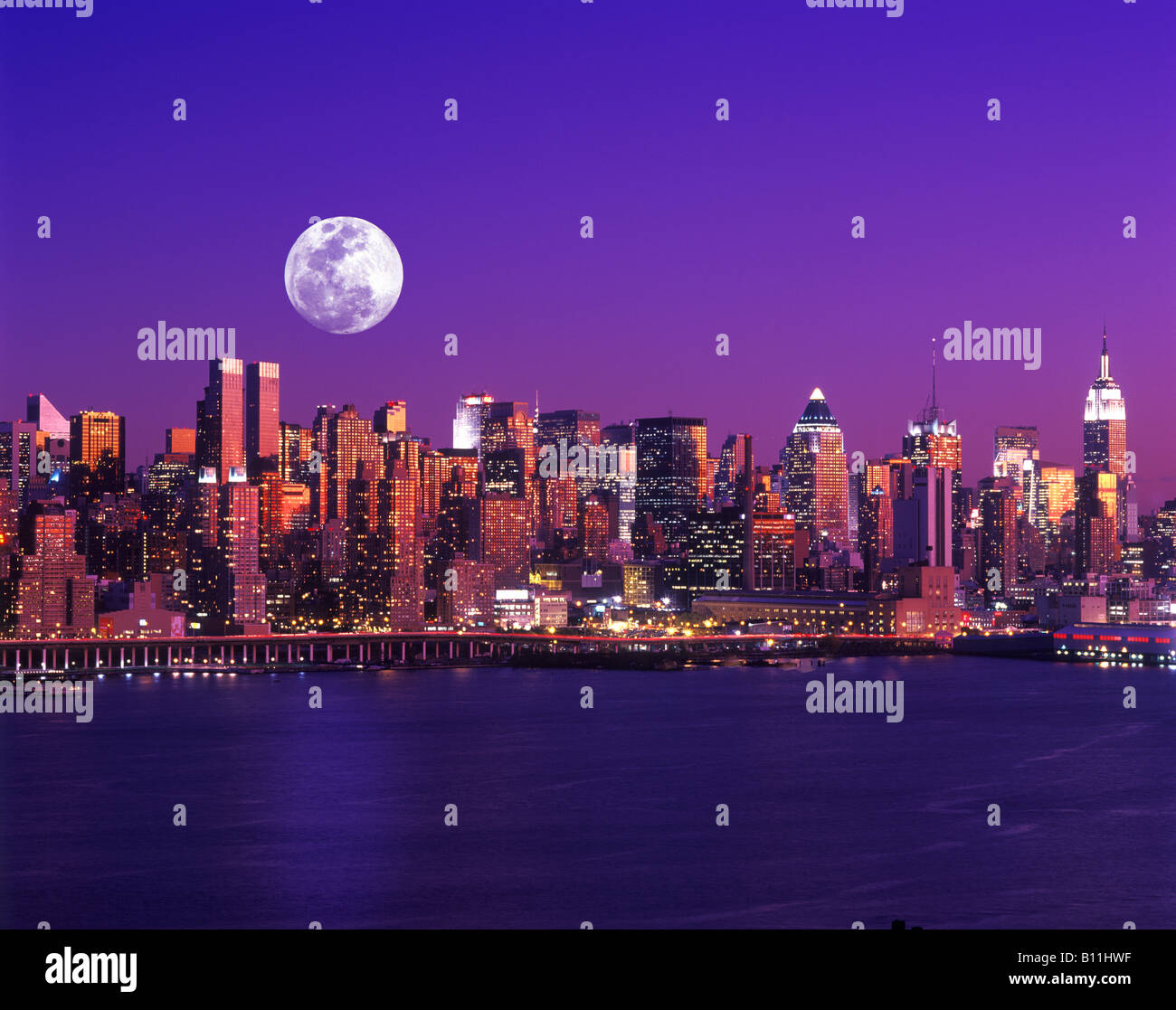 MIDTOWN SKYLINE MANHATTAN NEW YORK CITY USA Stock Photo Alamy