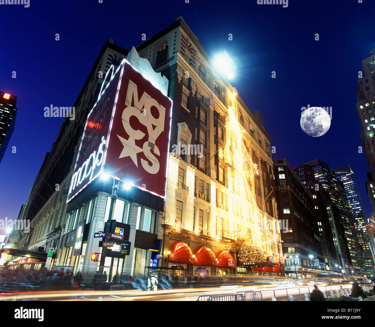 Macy's herald square christmas hi-res stock photography and images - Alamy