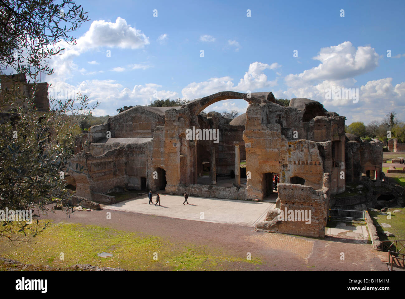 le-grandi-terme-the-great-baths-villa-adriana-tivoli-italy-stock-photo
