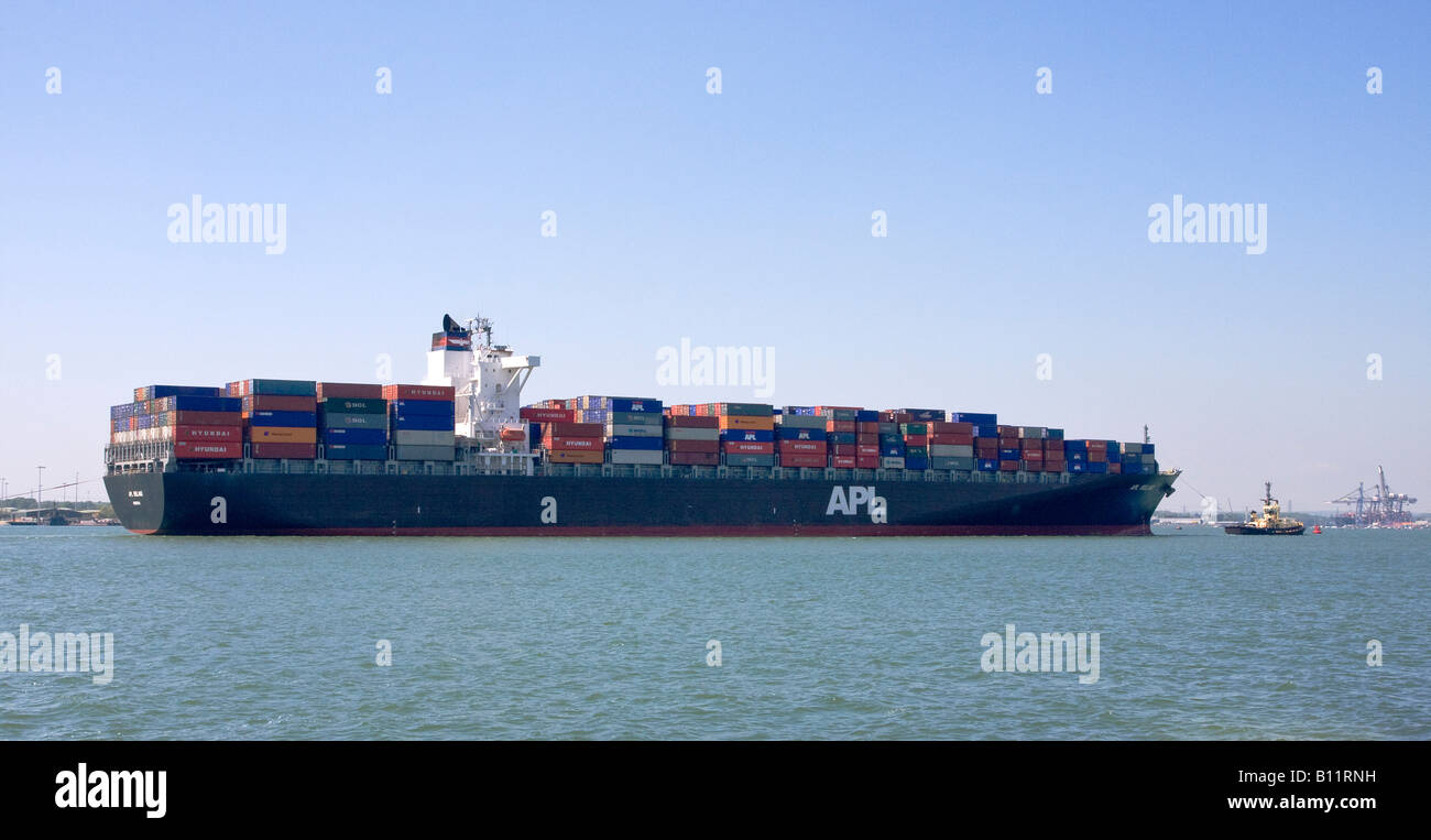Loaded container ship at sea uk hi-res stock photography and images - Alamy