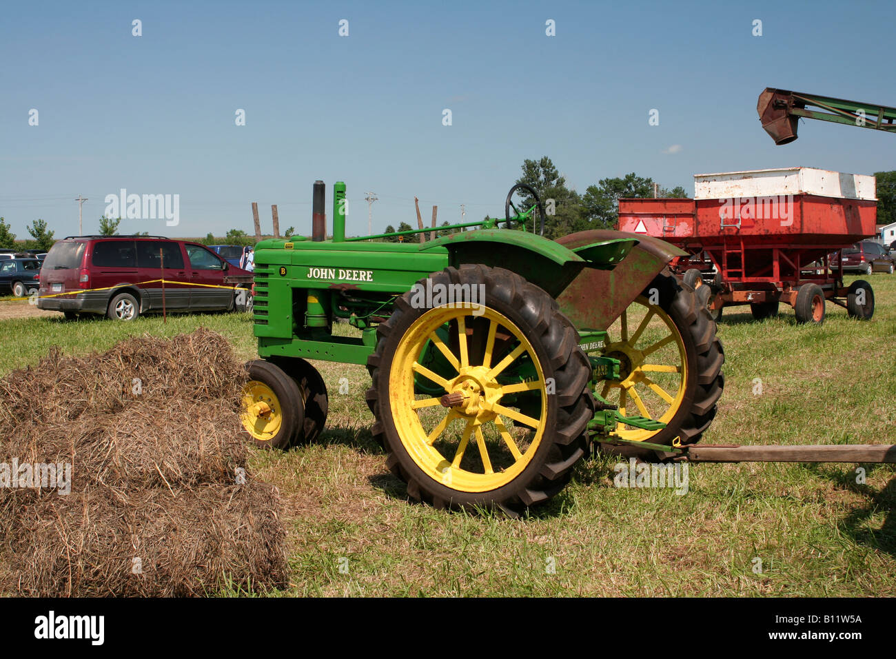 Fredericksburg old time power tractor Stock Photo Alamy