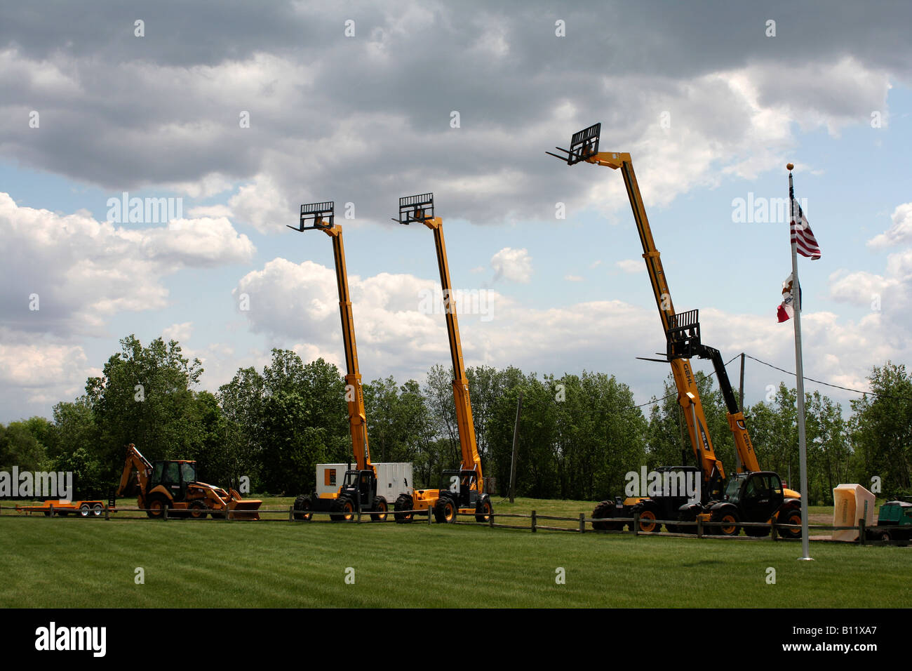Mechanical giraffes telescoping high lift forklifts Stock Photo Alamy
