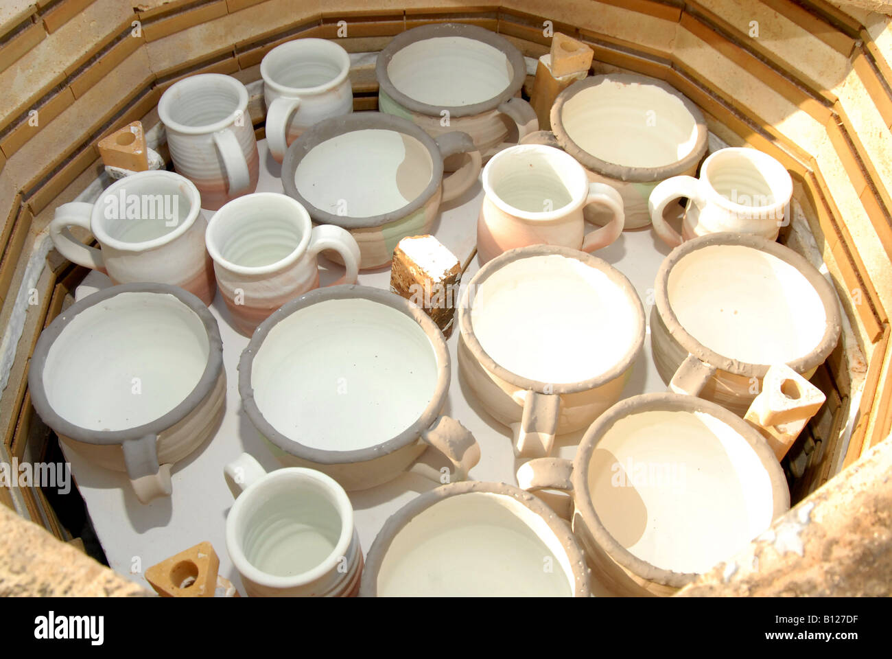 Firing clay hires stock photography and images Alamy