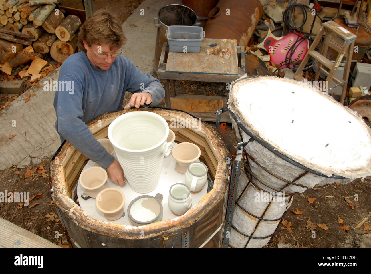 Firing pottery hires stock photography and images Alamy