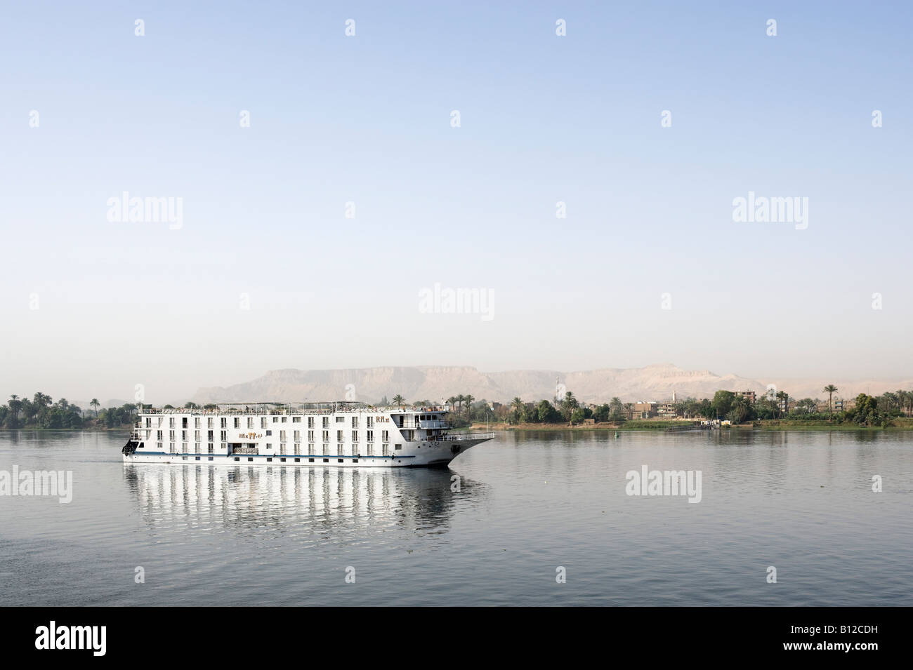 Nile river and cruise boat hi-res stock photography and images - Alamy