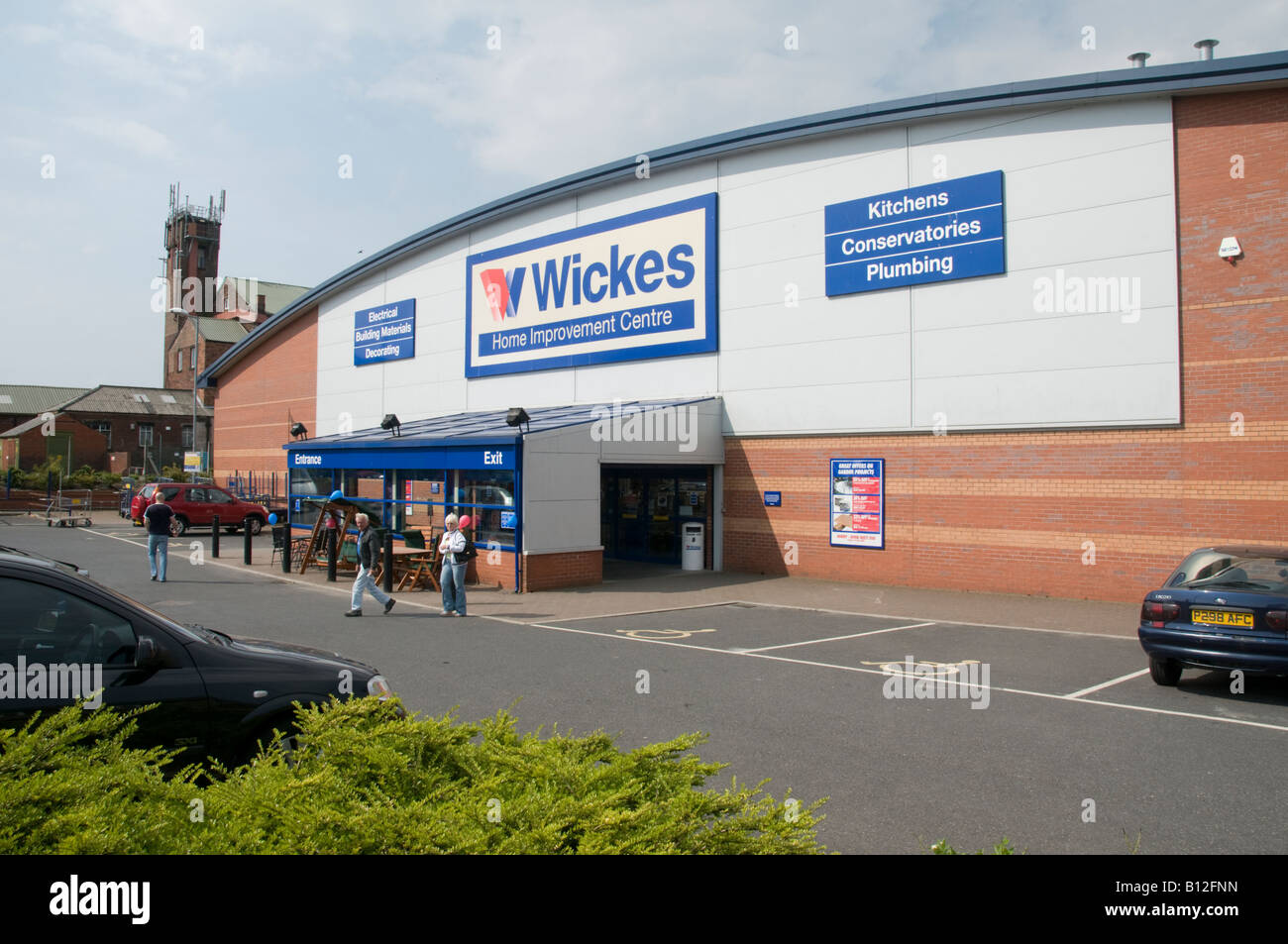 Wickes store hires stock photography and images Alamy
