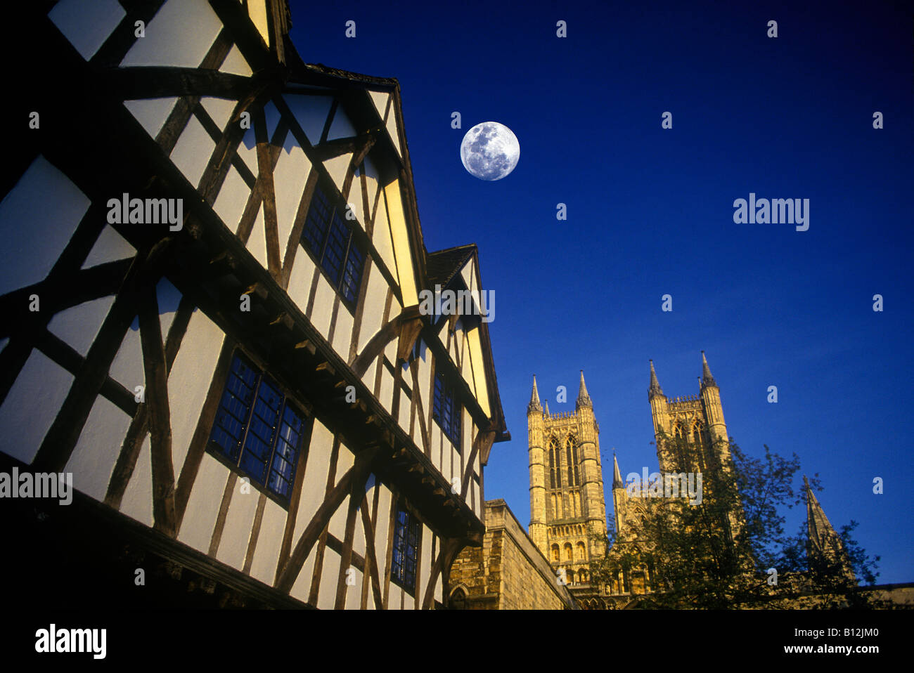 TUDOR STYLE HALF TIMBERED HOUSES BAILGATE ON CASTLE HILL LINCOLN