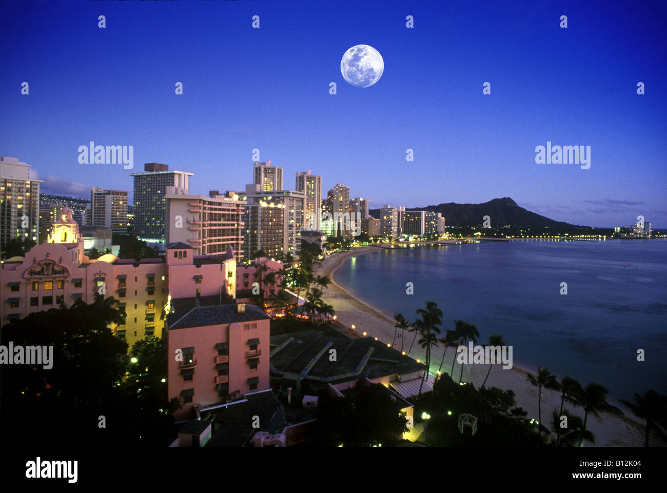 WAIKIKI BEACH DIAMOND HEAD HONOLULU OAHU HAWAII USA Stock Photo - Alamy