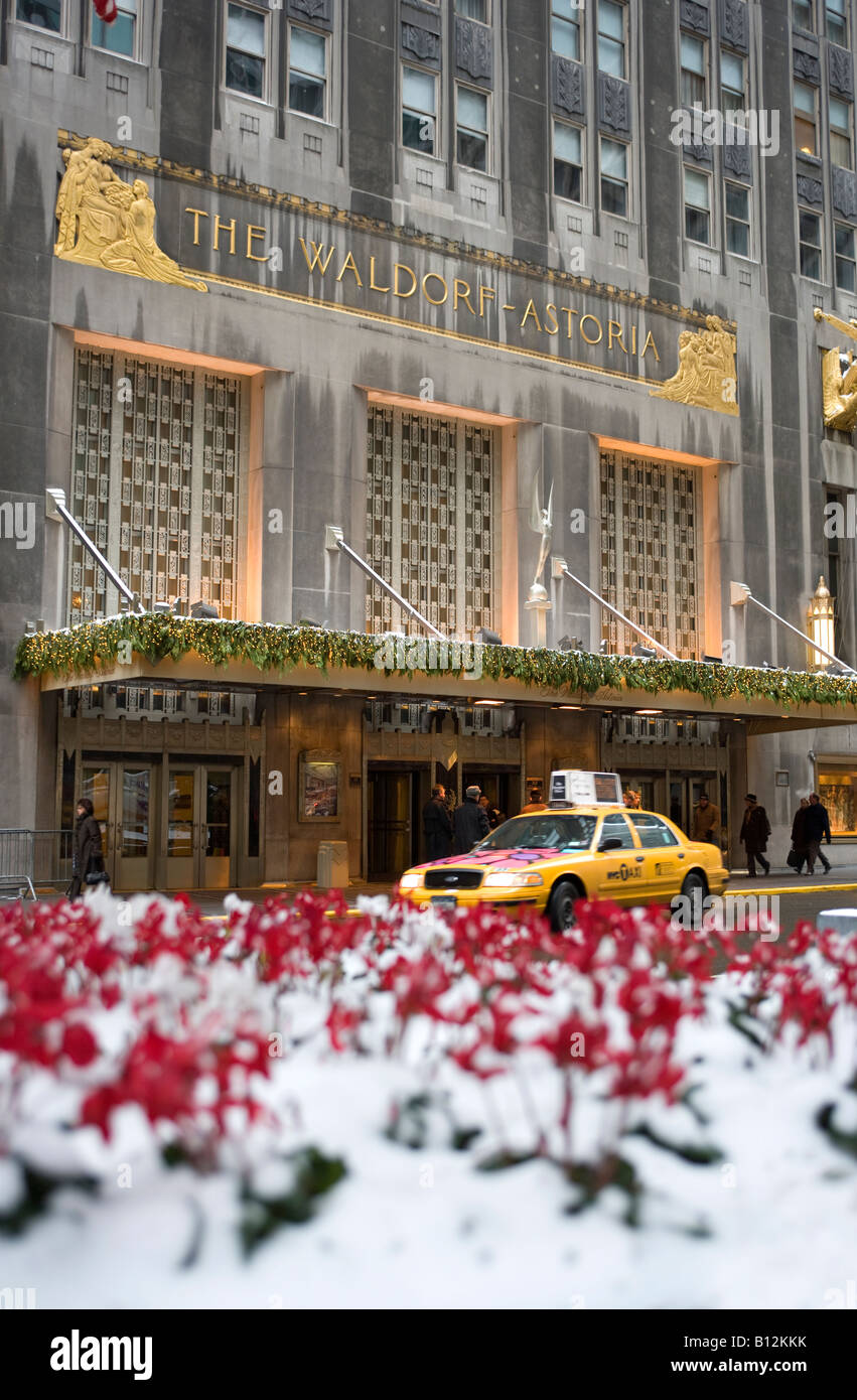 The waldorf hotel new york christmas hires stock photography and