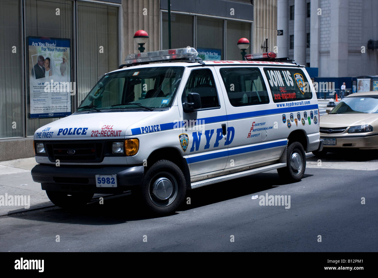 NYPD recruiting van Stock Photo - Alamy