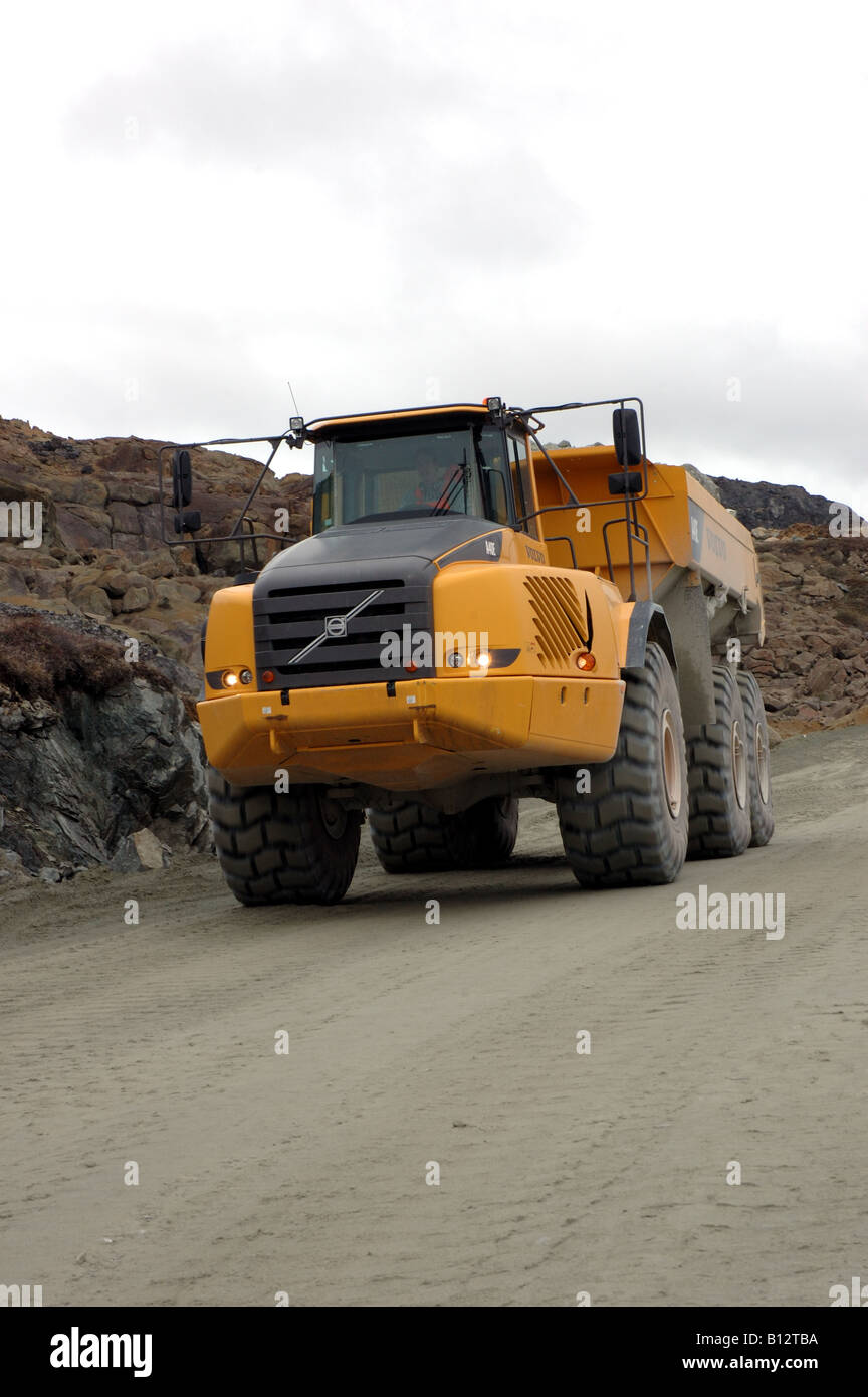 Truck seqi olivine mine greenland hires stock photography and images