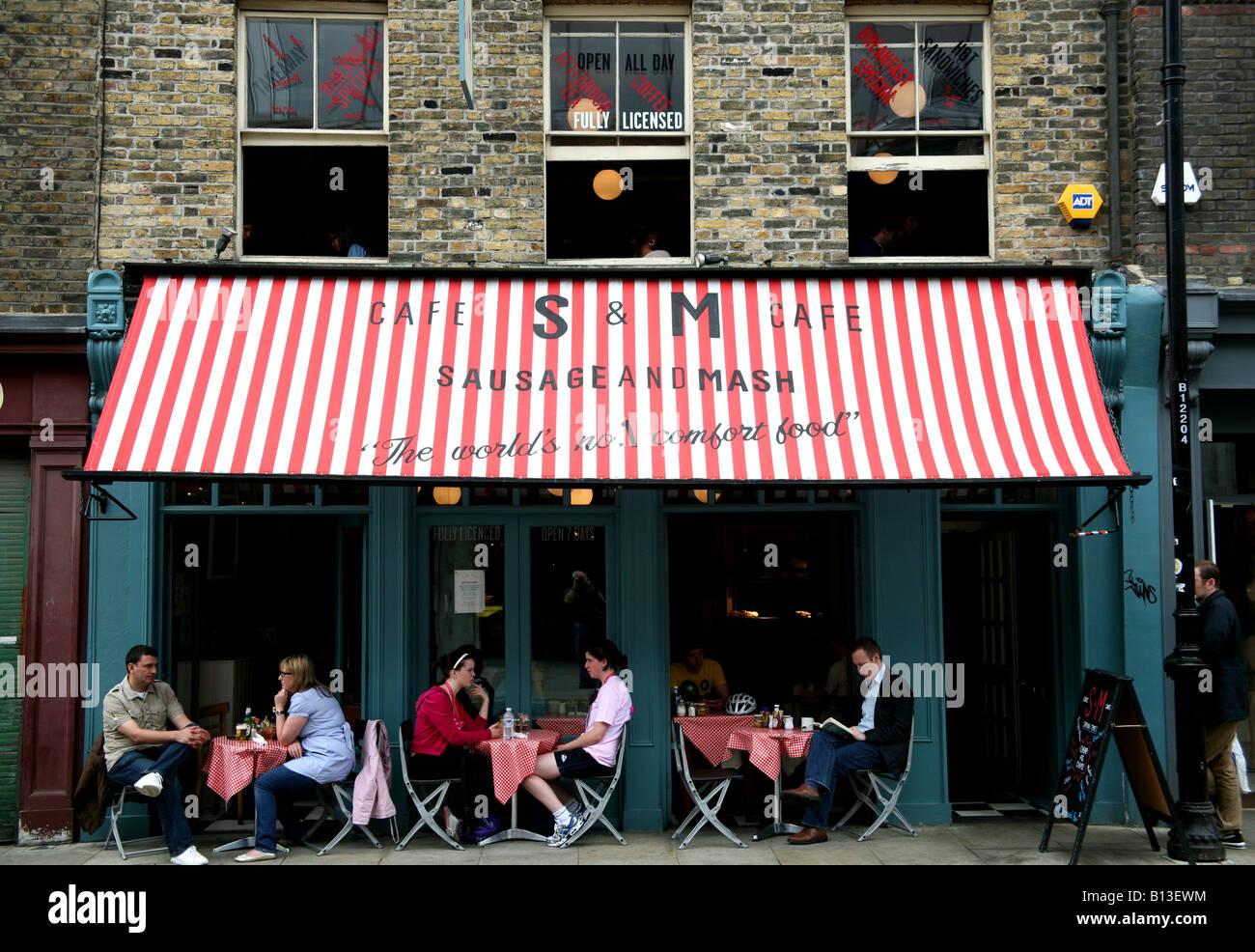 S & M sausage and mash restaurant in Spitalfields London Stock Photo