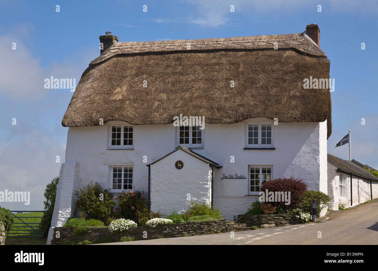 Thatched Cottage, Veryan, Cornwall, England Stock Photo Alamy