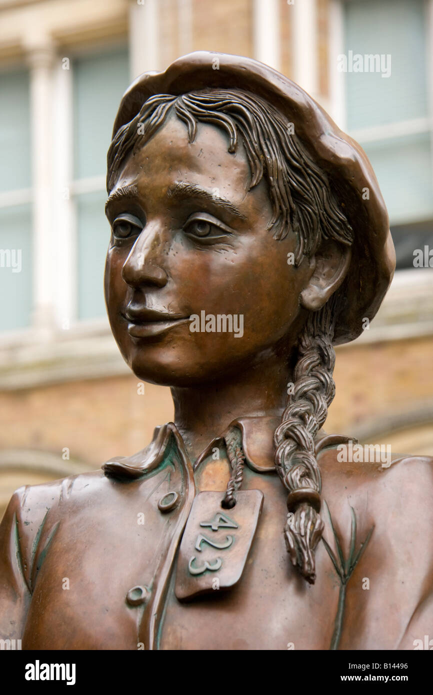 fragement of statue of kindertransport children by Frank Meisler at Liverpool Street Station London England Stock Photo