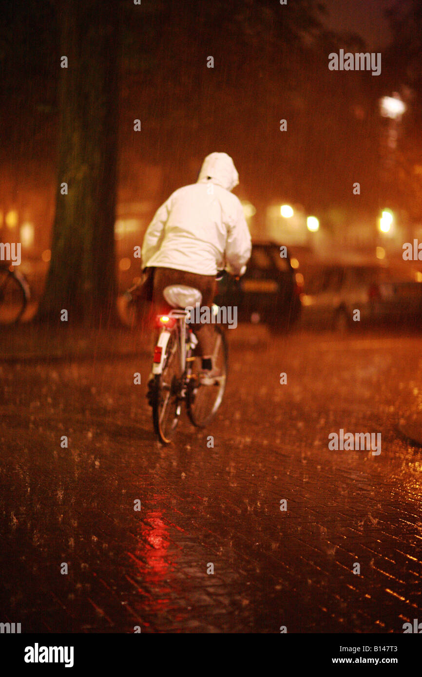 Tourist Caught Out In The Rain Stock Photo - Alamy