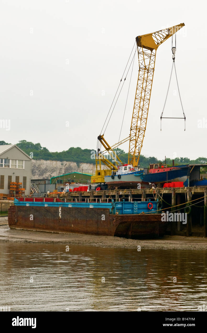 Crane lifting a boat hi-res stock photography and images - Alamy
