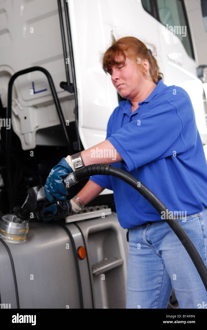 Hgv Driver Filling Fuel Tank with derv Stock Photo Alamy