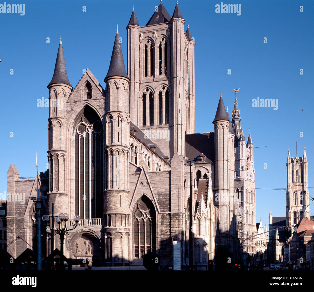 Gent, Sint-Michielskerk, St. Michaelskirche, Totale Stock Photo - Alamy