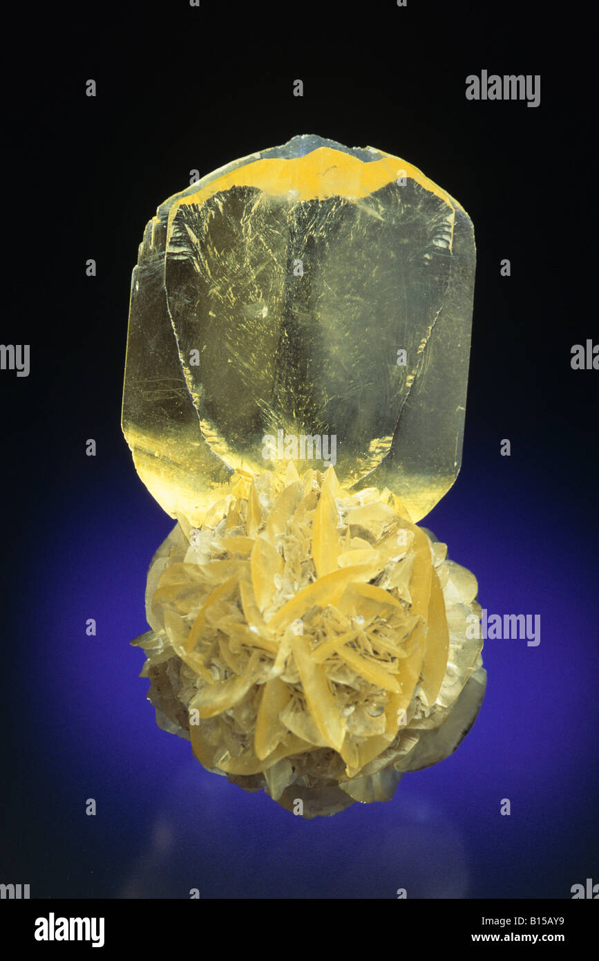 Mineral displays hi-res stock photography and images - Alamy