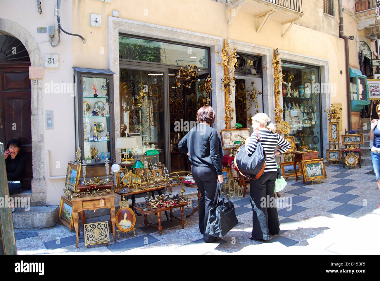 Antique shop display hires stock photography and images Alamy