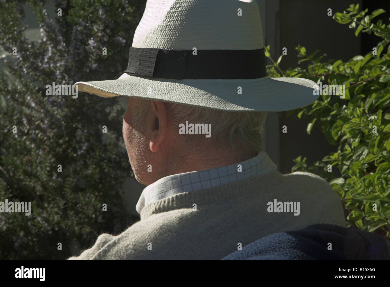 Old man rear hat hi-res stock photography and images - Alamy