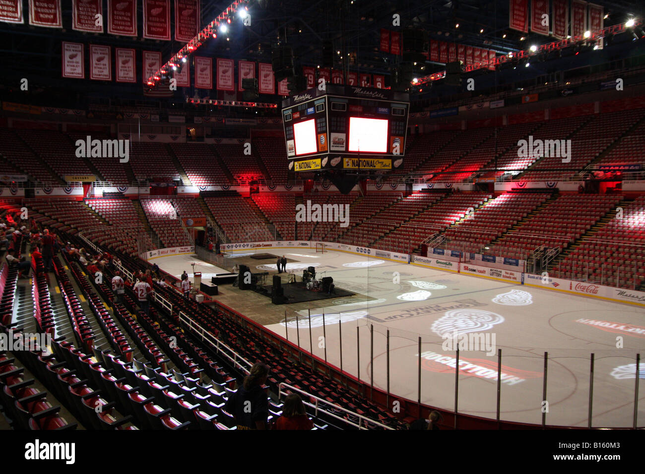 133 Joe Louis Arena Banners Stock Photos, High-Res Pictures, and Images -  Getty Images