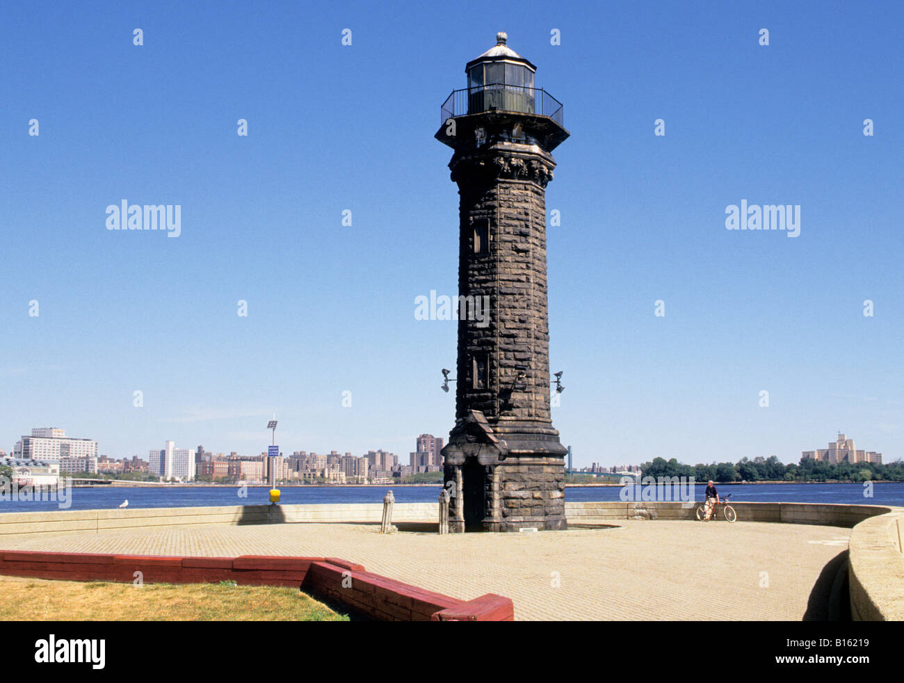 USA New York City Lighthouse in Lighthouse Park on Roosevelt Island Stock Photo