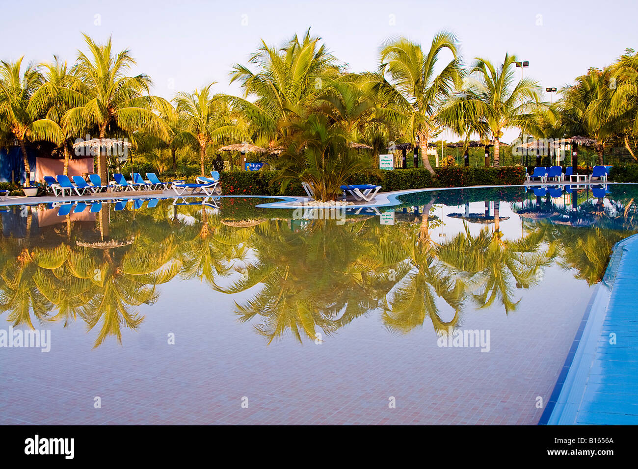 Red pool chair hi-res stock photography and images - Alamy