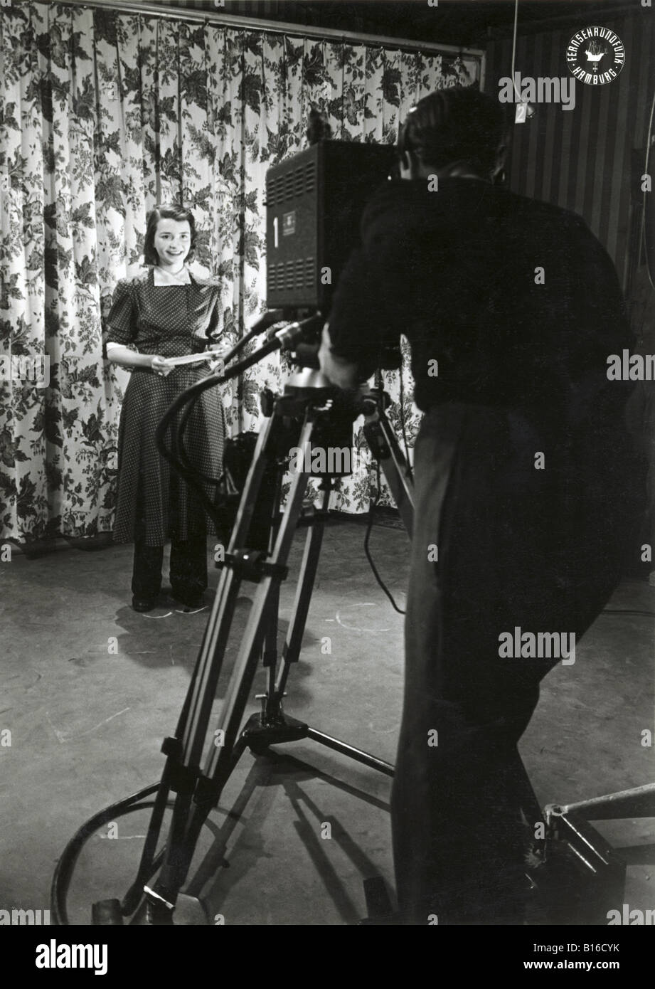 Koss, Irene, 3.8.1928 - 1.5.1996, German moderator, full length, standing in TV studio, Hamburg, 1951, Stock Photo