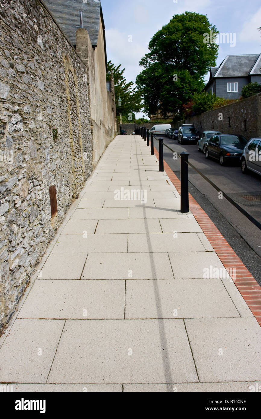 Hilly street in Arundel, Sussex, England Stock Photo