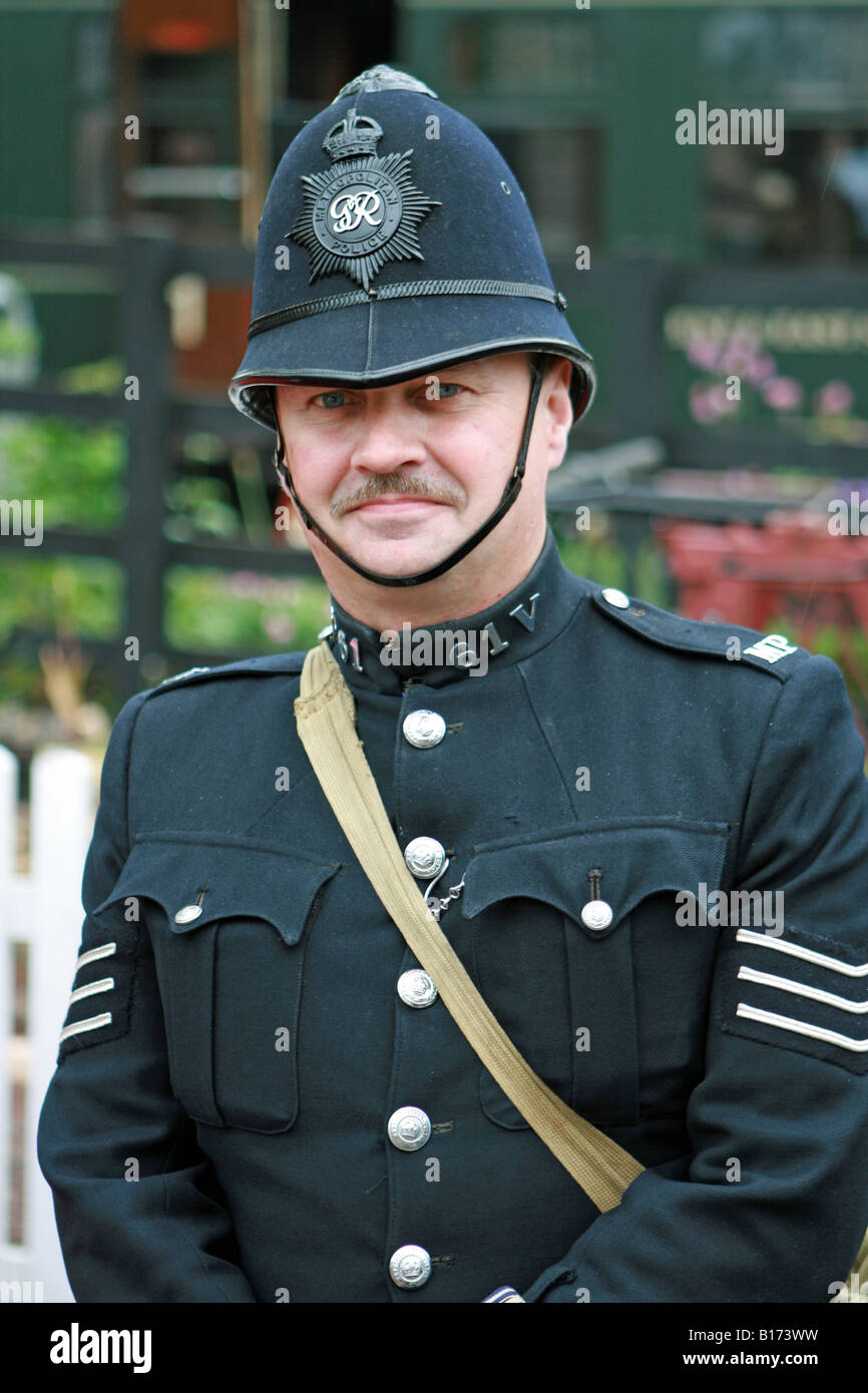 1940s policeman hi-res stock photography and images - Alamy